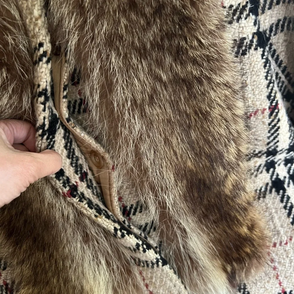 Burberry Beige Plaid Wool Coat with Brown Fur Trim - Picture 4 of 15